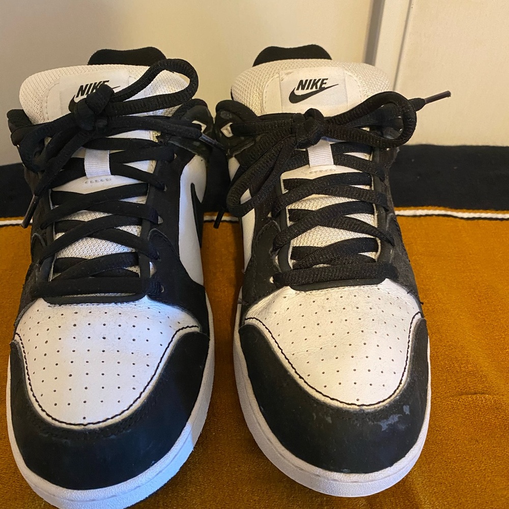 Men’s  Nike Hustle shoes size 10